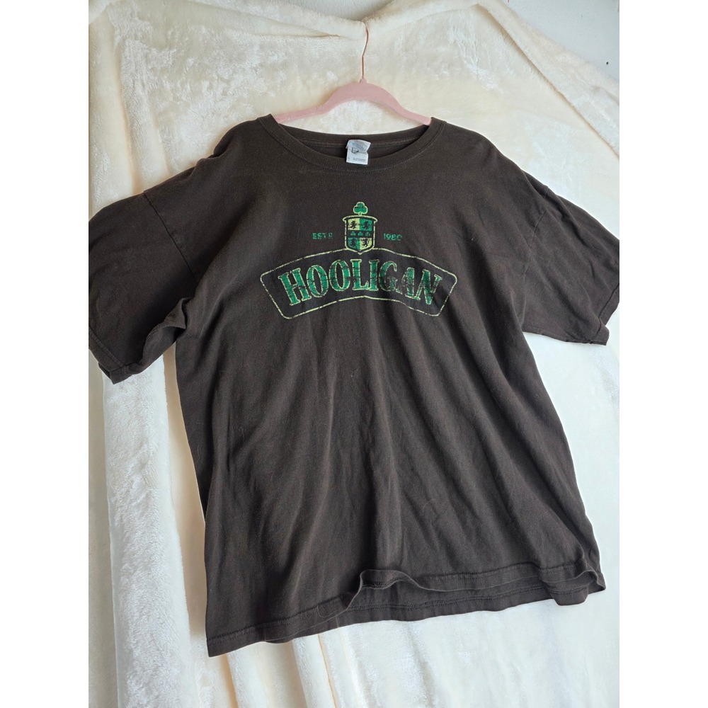 Gildan Hooligan‎ Graphic T Shirt Brown XL Cotton ESTD 1980